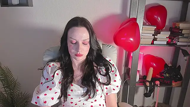 Snapshot of worship_vika chatting on 02.14.25 worship vika online show from 02.14.25