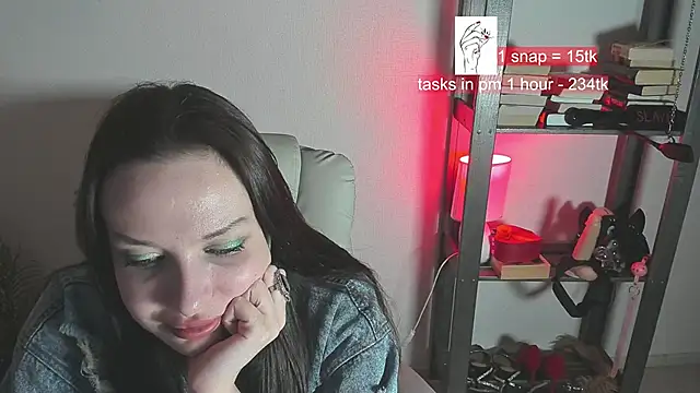 Snapshot of worship_vika chatting on 02.20.25 worship vika online show from 02.20.25