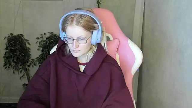 Snapshot of ElizabethHarpper chatting on 11.27.25 ElizabethHarpper online show from 11.27.25