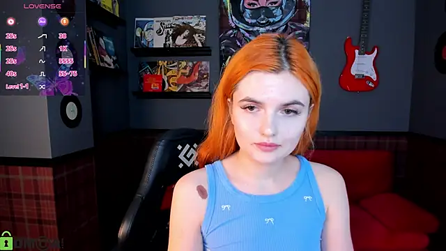 Snapshot of CharlotteMitchell chatting on 11.10.25 CharlotteMitchell online show from 11.10.25