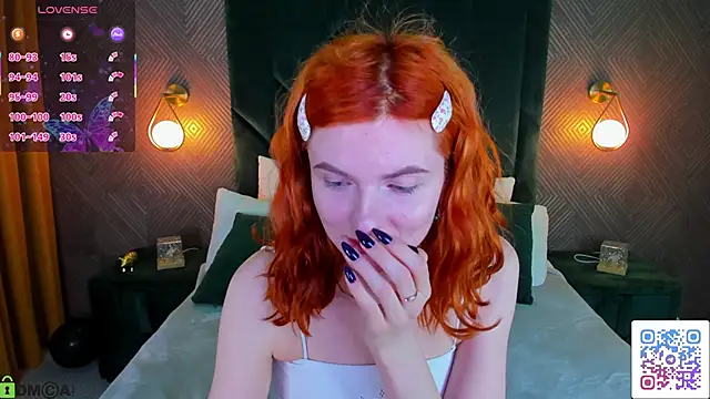 Snapshot of CharlotteMitchell chatting on 11.25.25 CharlotteMitchell online show from 11.25.25