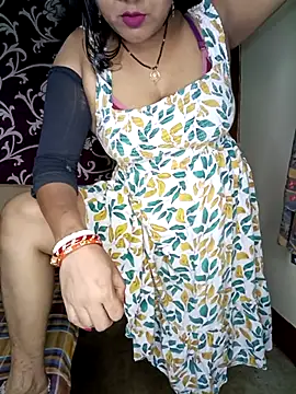 Snapshot of Hot_muskaan chatting on 10.30.25 Hot muskaan online show from 10.30.25