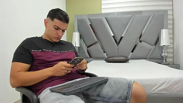 DAVID VICTORIAA online show from 06.19.26
