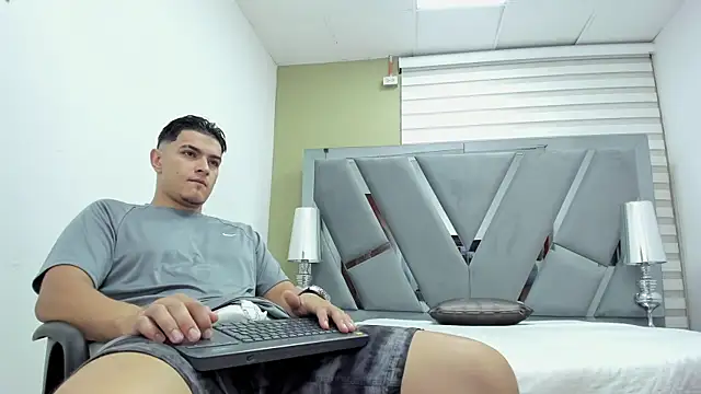 DAVID VICTORIAA online show from 07.09.26