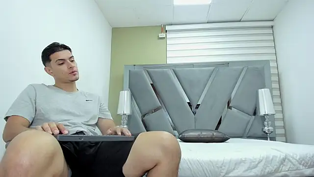 DAVID VICTORIAA online show from 07.14.26