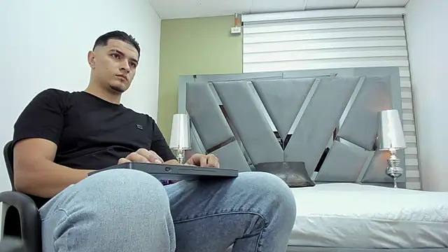 DAVID VICTORIAA online show from 07.17.26