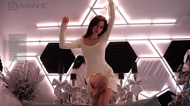 Snapshot of taanni_bc chatting on 01.25.25 taanni bc online show from 01.25.25