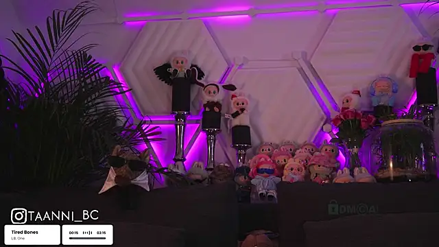 Snapshot of taanni_bc chatting on 10.21.25 taanni bc online show from 10.21.25