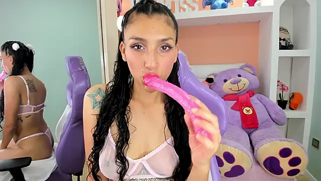 Snapshot of miss___evangeline chatting on 01.28.25 miss evangeline online show from 01.28.25