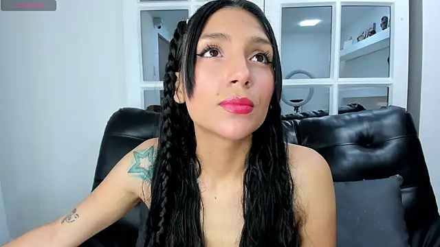 Snapshot of miss___evangeline chatting on 02.20.25 miss evangeline online show from 02.20.25