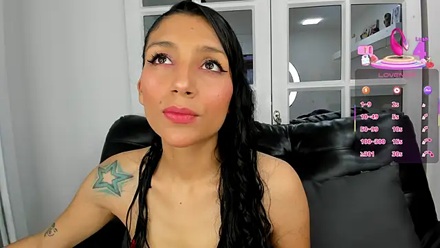 Snapshot of miss___evangeline chatting on 02.25.25 miss evangeline online show from 02.25.25