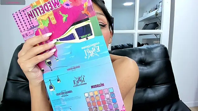 Snapshot of miss___evangeline chatting on 03.19.25 miss evangeline online show from 03.19.25