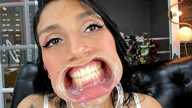 Snapshot of miss___evangeline chatting on 03.22.25 miss evangeline online show from 03.22.25