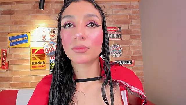 Snapshot of miss___evangeline chatting on 10.27.25 miss evangeline online show from 10.27.25