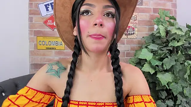 Snapshot of miss___evangeline chatting on 10.30.25 miss evangeline online show from 10.30.25