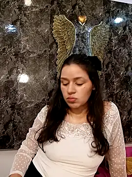 Snapshot of Danni_shy chatting on 02.18.25 Danni shy online show from 02.18.25