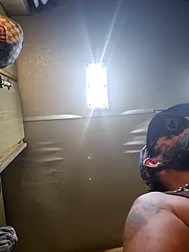 StruggleSnuggles online show from 10.05.25