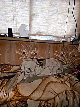 StruggleSnuggles online show from 10.26.25