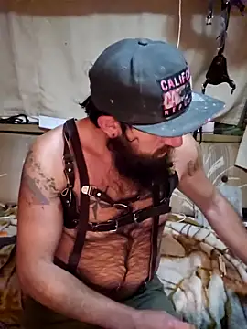 StruggleSnuggles online show from 10.29.25