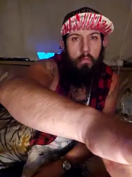 StruggleSnuggles online show from 10.31.25