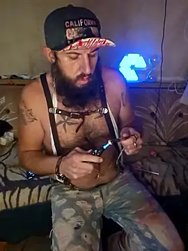 StruggleSnuggles online show from 11.17.25