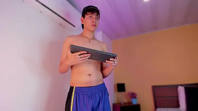 Snapshot of Brian-Ausslos chatting on 12.29.24 Brian-Ausslos online show from 12.29.24