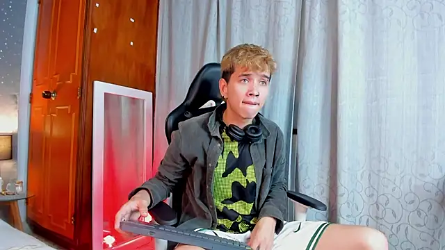 Snapshot of Brian-Ausslos chatting on 02.13.25 Brian-Ausslos online show from 02.13.25