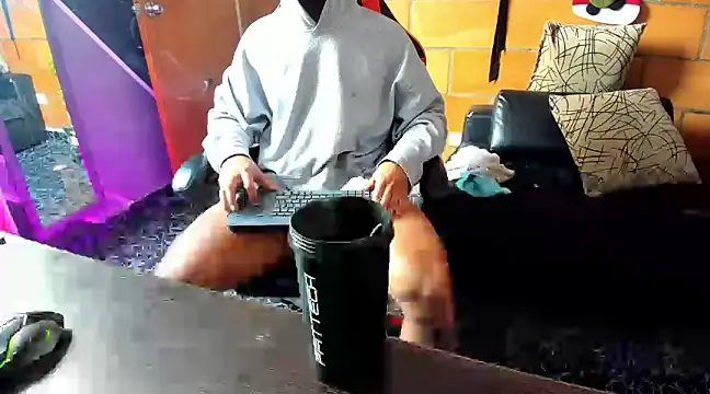 Adam Valenciia online show from 02.06.25