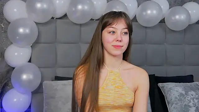 Snapshot of TheEmma chatting on 02.10.25 TheEmma online show from 02.10.25