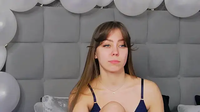 Snapshot of TheEmma chatting on 02.13.25 TheEmma online show from 02.13.25