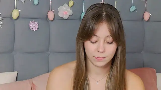 Snapshot of TheEmma chatting on 04.18.26 TheEmma online show from 04.18.26