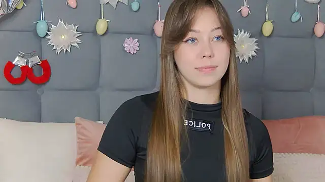 Snapshot of TheEmma chatting on 04.20.26 TheEmma online show from 04.20.26