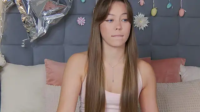 Snapshot of TheEmma chatting on 04.25.26 TheEmma online show from 04.25.26
