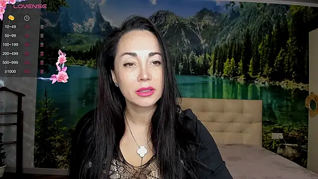 Monica Weiss online show from 02.12.25