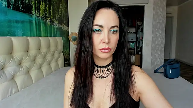 Monica Weiss online show from 03.14.25