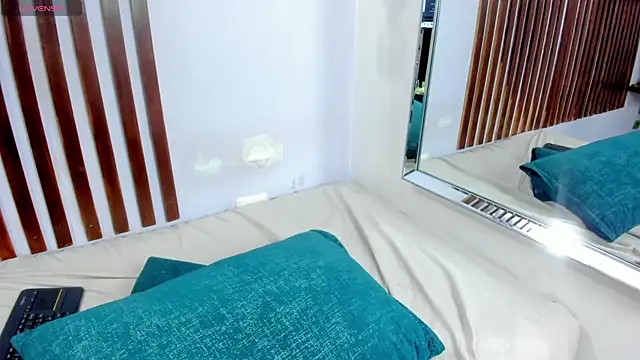 KRYSSTARITTER4 online show from 01.28.25