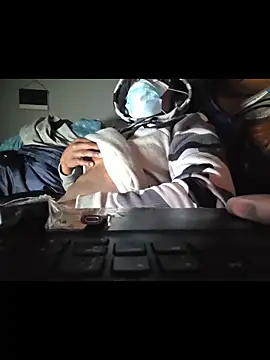 Snapshot of dominatingblacklove chatting on 12.18.25 dominatingblacklove online show from 12.18.25