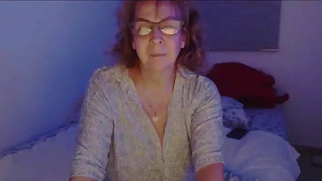 Snapshot of milchanel chatting on 01.15.25 milchanel online show from 01.15.25