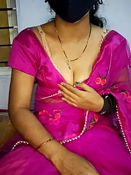 Snapshot of lovelygirl4567 chatting on 02.18.25 lovelygirl4567 online show from 02.18.25