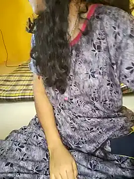 Snapshot of lovelygirl4567 chatting on 03.05.25 lovelygirl4567 online show from 03.05.25