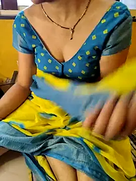 Snapshot of lovelygirl4567 chatting on 03.18.25 lovelygirl4567 online show from 03.18.25
