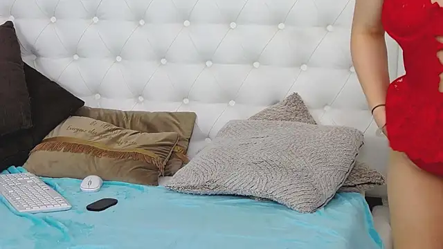 Little  Iris online show from 01.20.25