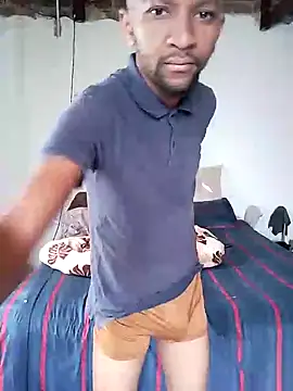 Snapshot of MKbesxxx chatting on 03.15.25 MKbesxxx online show from 03.15.25