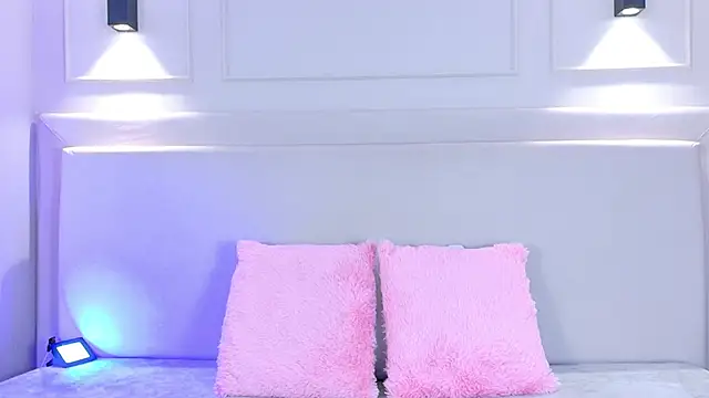 Snapshot of NickyBelmonth chatting on 09.17.25 NickyBelmonth online show from 09.17.25