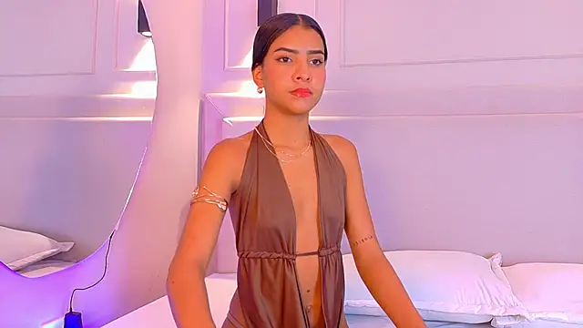 Snapshot of NaomiKlarc chatting on 11.13.25 NaomiKlarc online show from 11.13.25