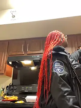 Snapshot of DamnBubbles chatting on 02.09.25 DamnBubbles online show from 02.09.25