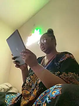 Snapshot of DamnBubbles chatting on 03.13.26 DamnBubbles online show from 03.13.26