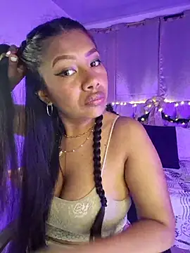 Snapshot of PaulaOrtiz_1 chatting on 12.20.25 PaulaOrtiz 1 online show from 12.20.25