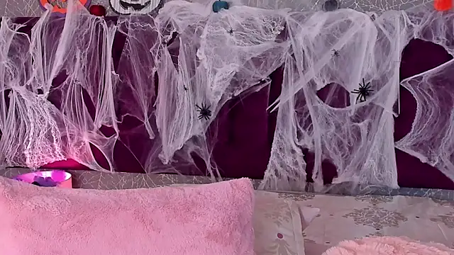 LiaCathaleya online show from 10.19.25