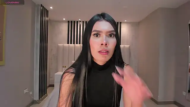 NiaSalvatore online show from 02.26.25